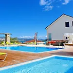 Fancy Kula - One-bedroom With Terrace / Ground Floor Apartment *