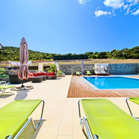 Fancy Kula - One-bedroom With Terrace / Ground Floor * Drace