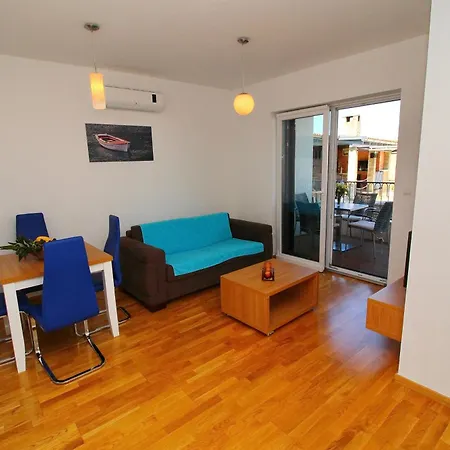Fancy Kula - One-bedroom With Terrace / Ground Floor Apartment *