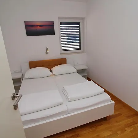Appartement Fancy Kula - One-bedroom With Terrace / Ground Floor *