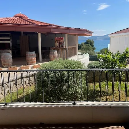 Fancy Kula - One-bedroom With Terrace / Ground Floor Apartment *